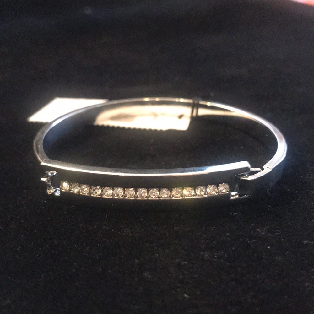 Express, Bracelet